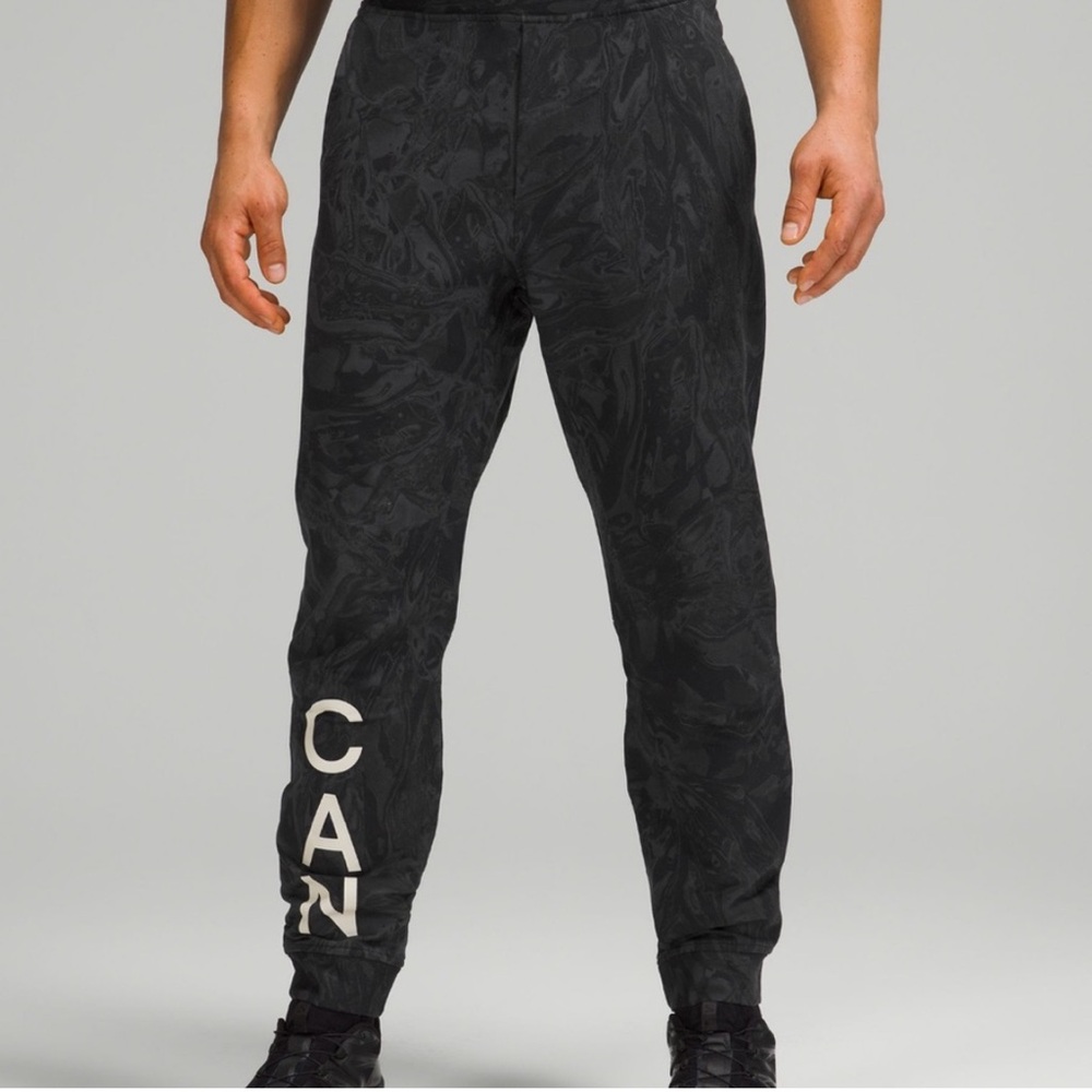 Lululemon City Sweat Jogger Team Canada Men XS Maple Metamorphosis Gym Fandom